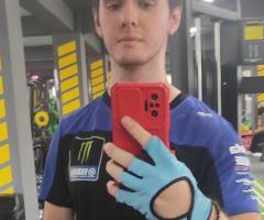 Gigolo discret pentru parteneră Constanța - 2/4